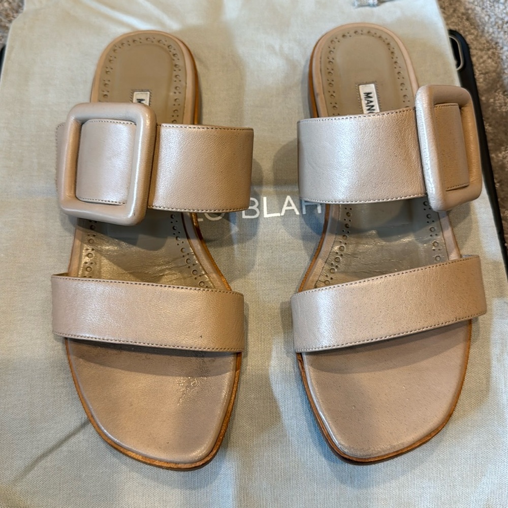 Manolo Blahnik size 6 tan slides with buckle